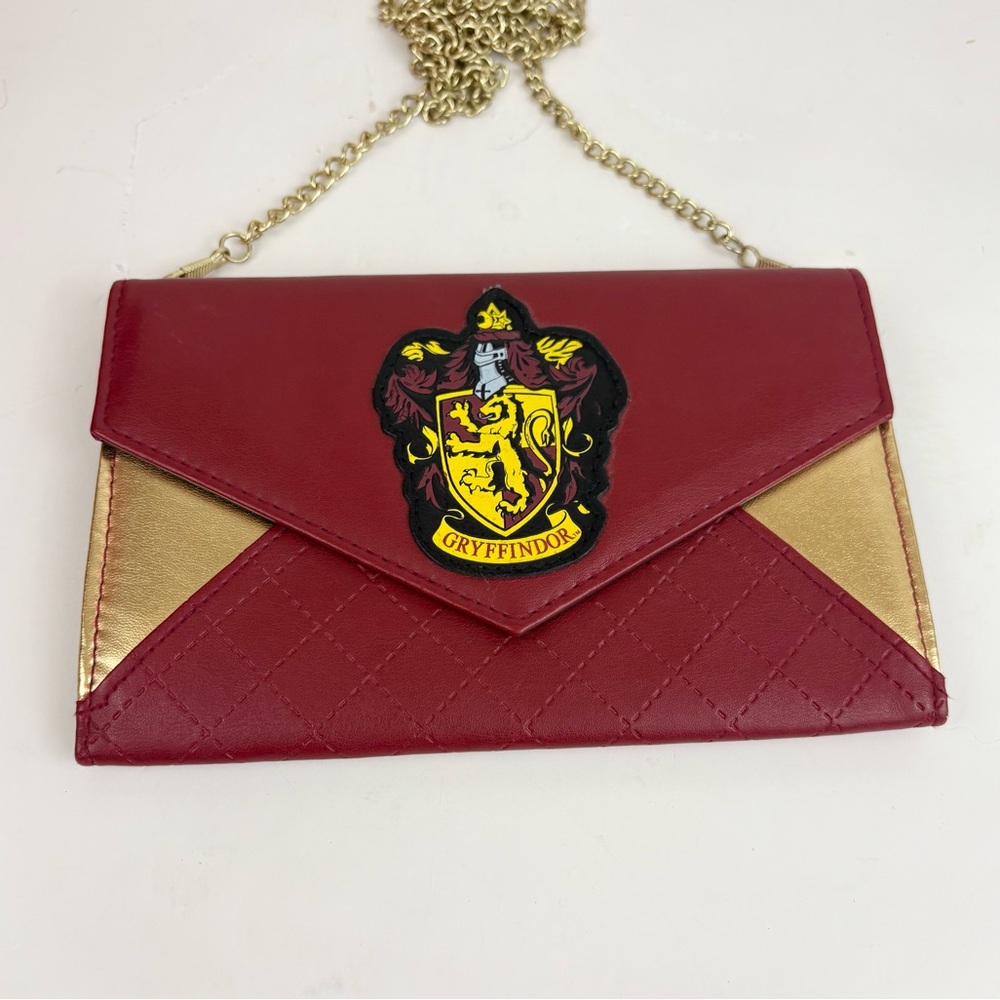 HARRY POTTER GRYFFINDOR Crossbody Purse with Chaim Strap - Picture 10 of 14